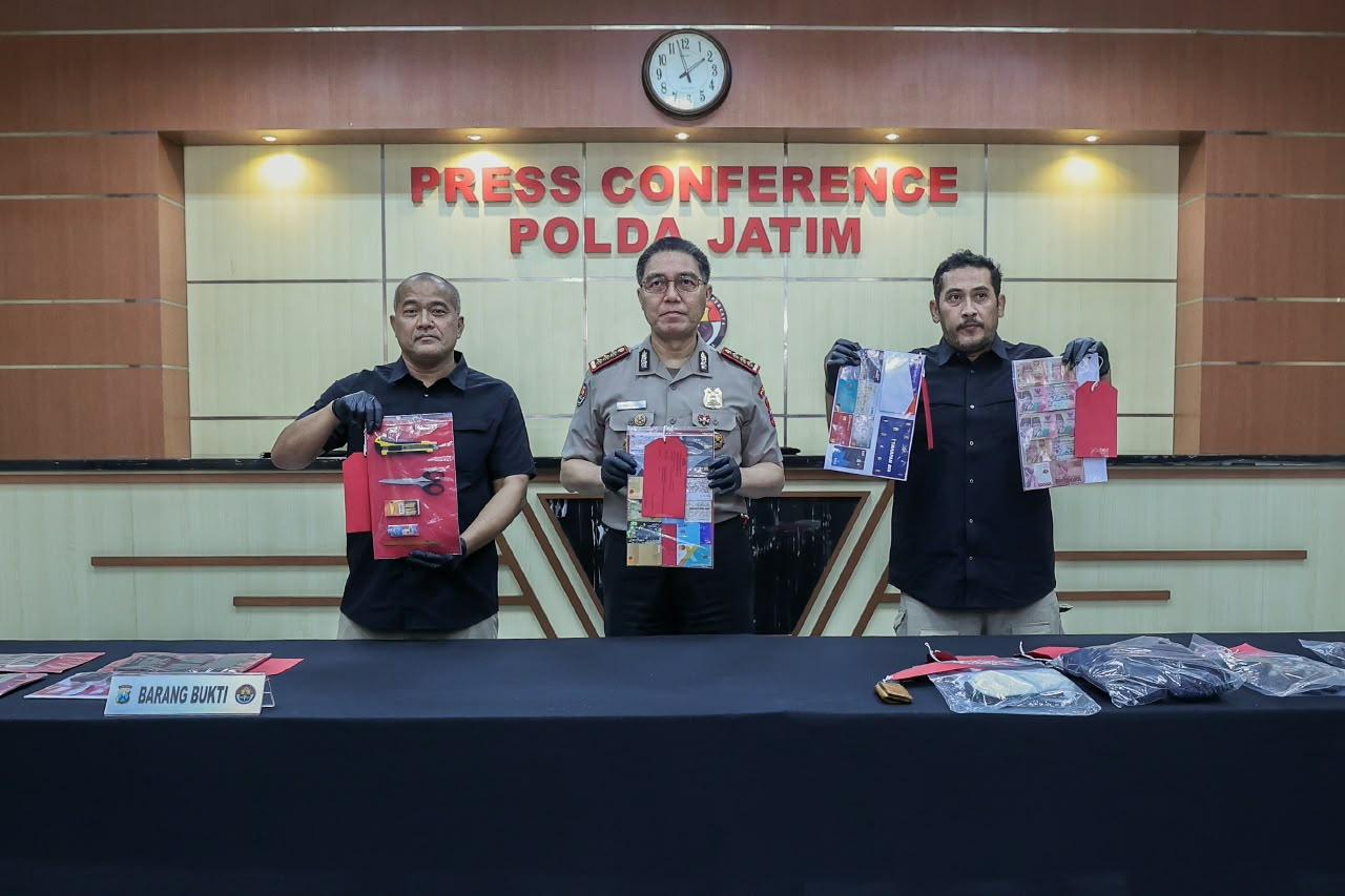 Kabid Humas Polda Jatim Kombes Pol Jules Abraham Abast
