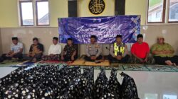Jumat Berkah di Kampung Peajeman: Polres Bangkalan Tebar Paket Sembako, Dekatkan Diri ke Hati Warga