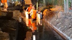 Slogan K3 Hanya Pajangan Kertas, Proyek Saluran U-ditch Raya Manyar Diduga Tega Tumbalkan Keselamatan Pekerja: Konsultan Pengawas Tutup Mata