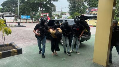 Densus 88 Tangkap 11 Tersangka Terorisme