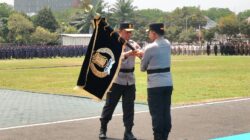 Pataka Bhayangkara Satya Abhiyukta Diserahkan kepada Irjen Pol Dekananto