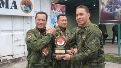 Komandan Komando Daerah TNI Angkatan Laut (Dankodaeral) XI, Laksamana Muda TNI Joko Andriyanto, S.T., M.Tr.Hanla., M.A.P., mengikuti Open Championship Menembak 2026