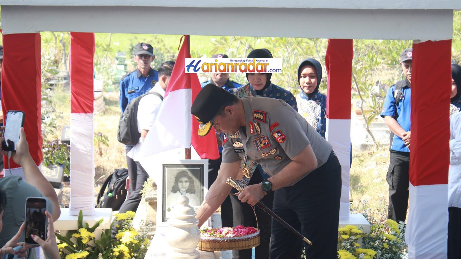 Kapolri Ziarah ke Makam Marsinah dan Kunjungi Museum di Nganjuk