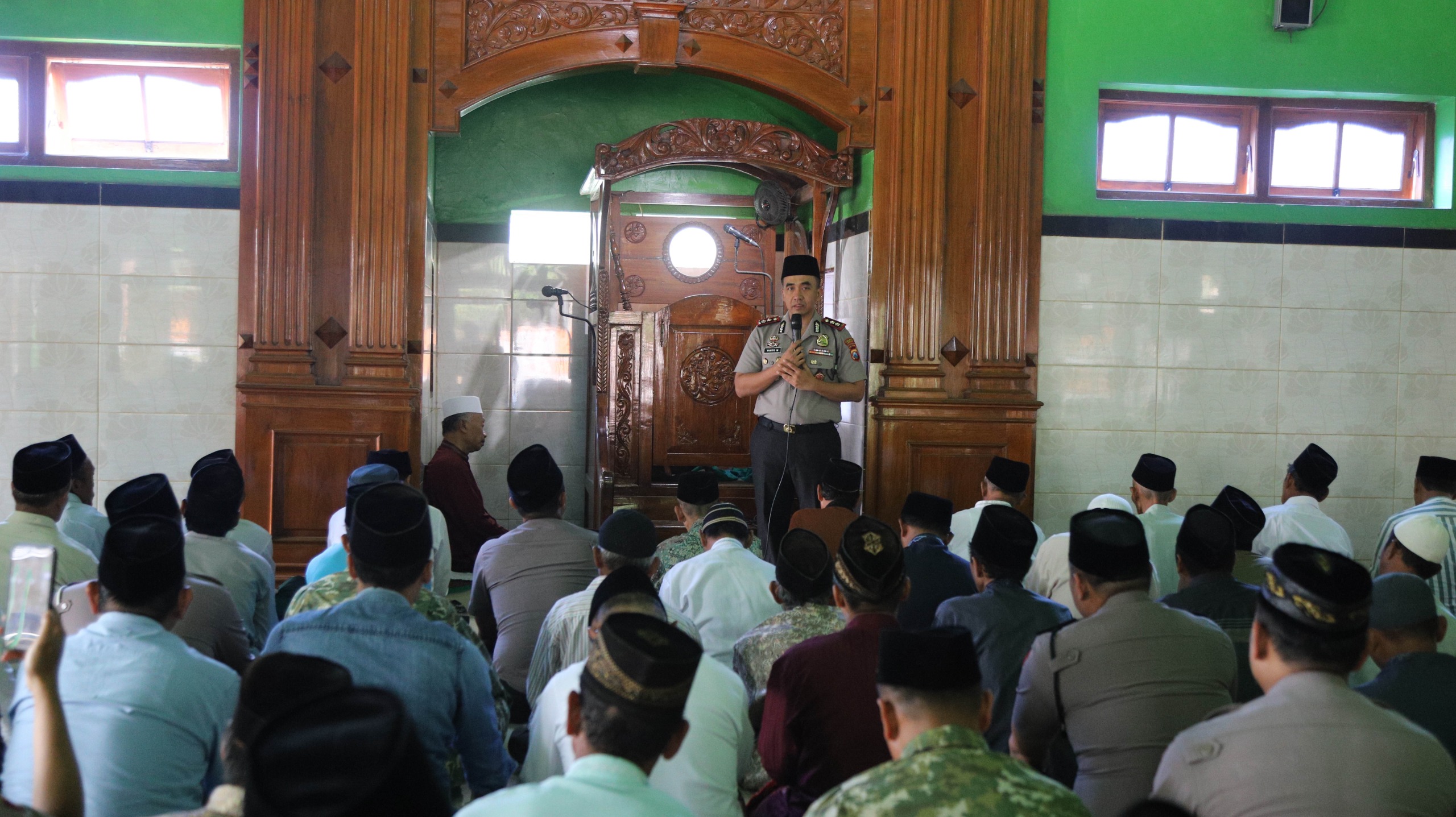 Wujudkan Polisi Bersama Masyarakat, Kapolres Jombang Gelar Sholat Jumat Keliling