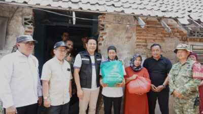 Bupati Subandi Salurkan Bantuan Perbaikan Dua Rumah dan Empat Kursi Roda