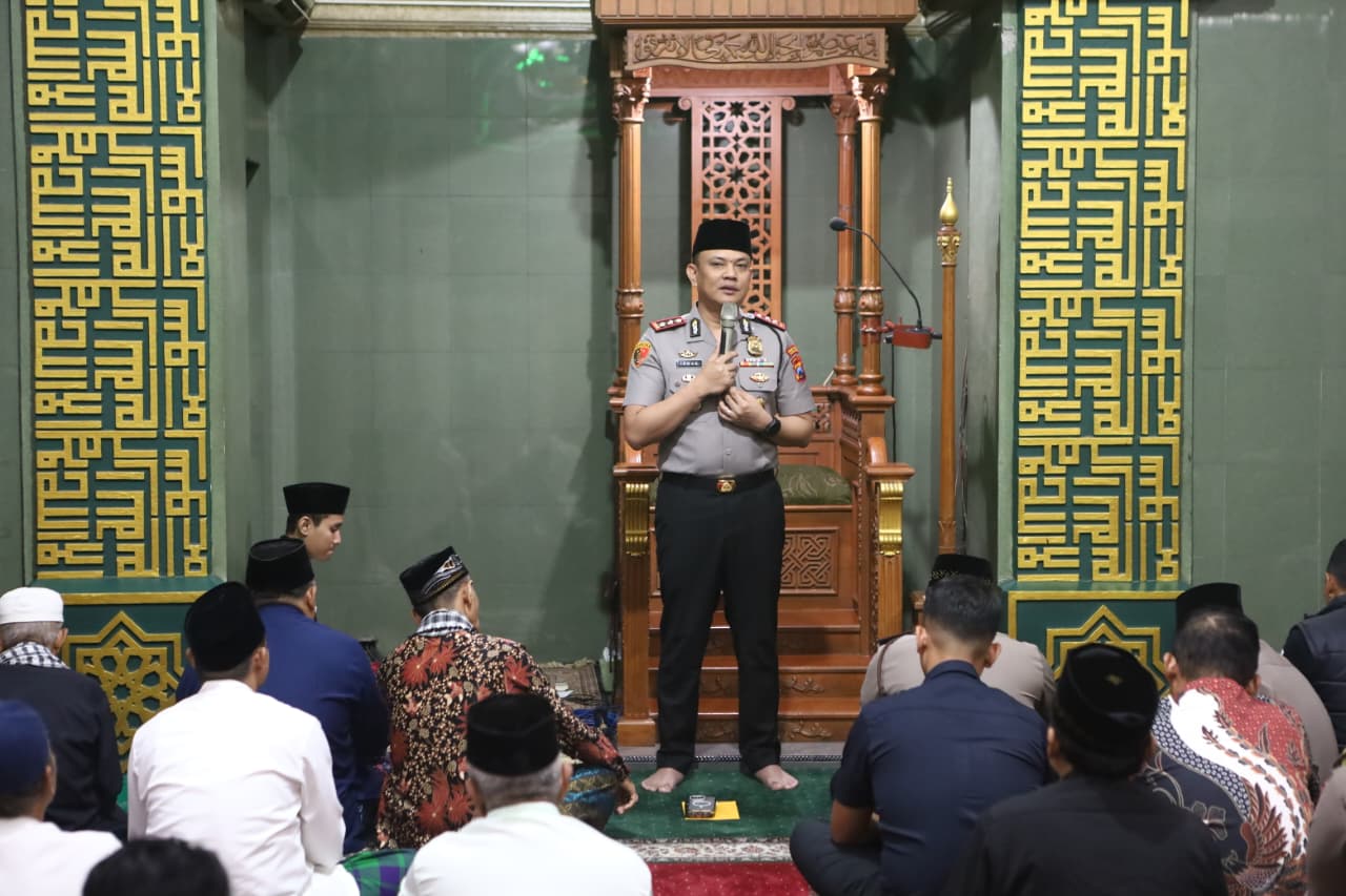 Kapolres Pelabuhan Tanjung Perak AKBP Irwan Kurniawan AZ.