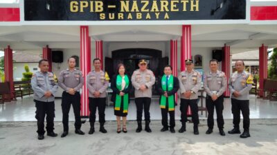 Kapolsek Kenjeran Kompol Yuyus Andriastanto, S.H., M.H., hadir bersama Kanit Binmas Ipda Tonny Arisandy