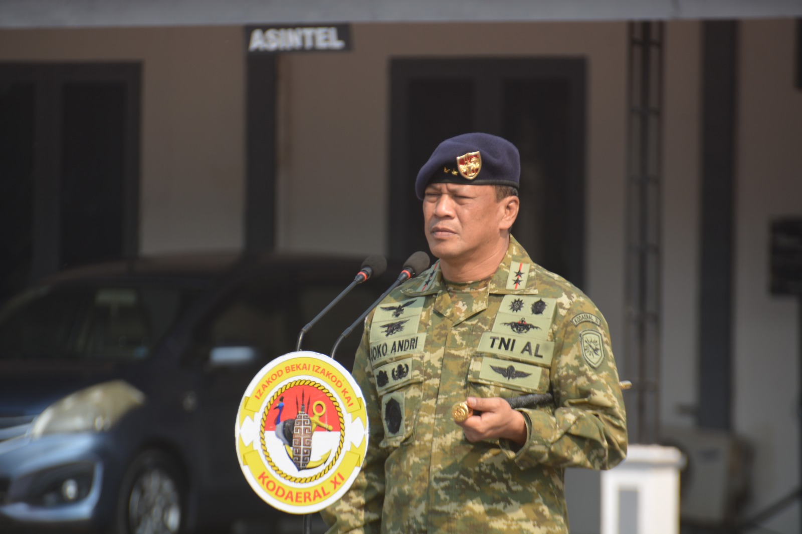 Dankodaeral) XI, Laksamana Muda TNI Joko Andriyanto, S.T., M.Tr.Hanla., M.A.P., memimpin upacara peringatan Hari Sumpah Pemuda ke-98