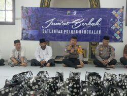 Jumat Berkah Penuh Kepedulian, Kasatlantas Polres Bangkalan Salurkan Bantuan Sembako