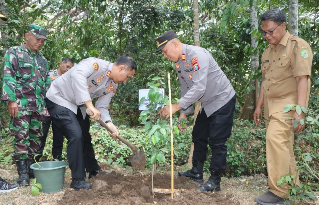 Kapolres Trenggalek, AKBP Rizky Tri Putra Erryka Adi Wijaya, S.I.K., M.H