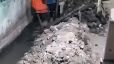 Proyek U-ditch Pokmas Flamboyan di Petemon Kali II Ugal-ugalan
