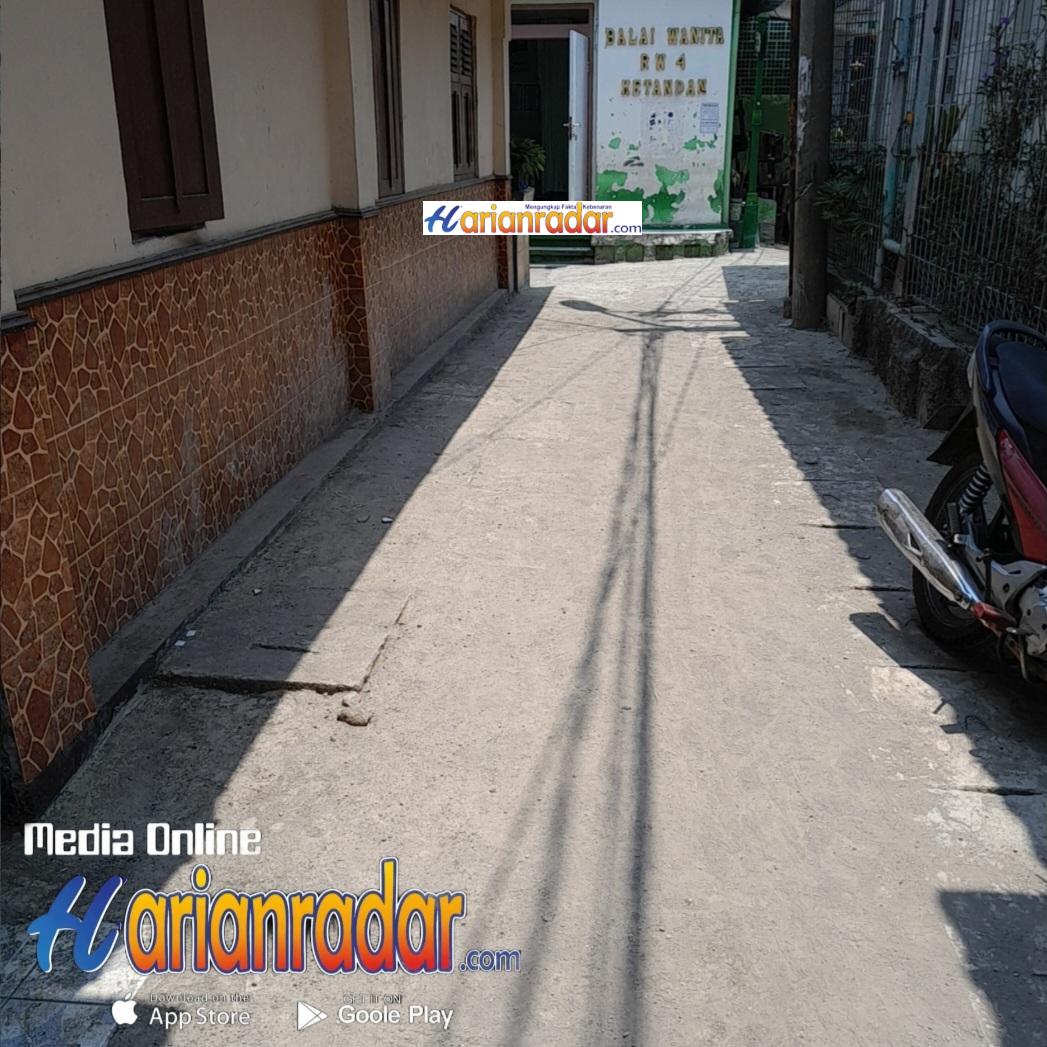 Proyek Pokmas Genteng Bersinar Tinggalkan Duka Plesteran Semen Ketandan Bong Hancur Jadi Debu