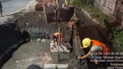 Demi Kejar Tayang Rp 6,7 Miliar: Proyek U-Ditch Tambak Mayor Tabrak Metode Teknis, Warga Tercekik Debu